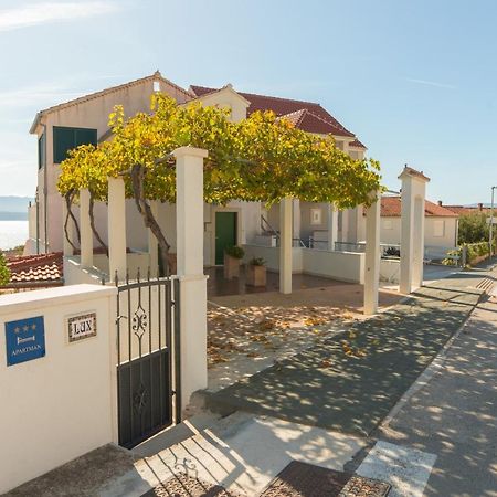 Apartments Lux Bol Kültér fotó